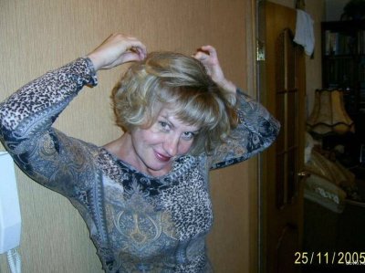 Обожает пушистое место своей дамы