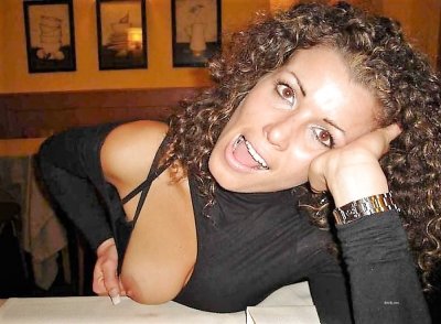 Привлекательная красотка без одежды: фото и видео!