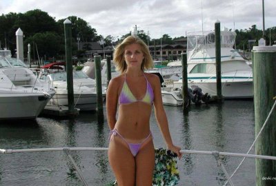 Блондинка сделала приятельнице волшебный oral — наслаждение гарантировано!