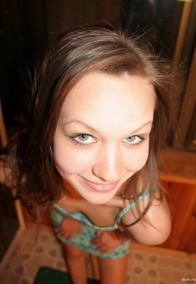 Соблазнительные интимные фото молодой красотки с пышными формами