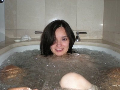 Интимные фотографии привлекательной кареглазой дамы