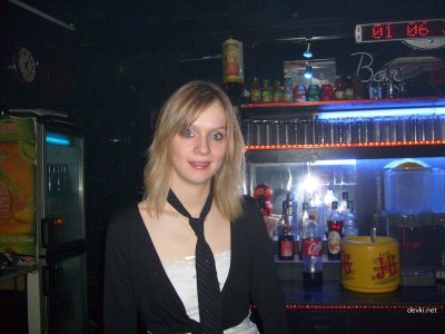 Подставляется под первого знакомого для секса, демонстрируя это на фото.