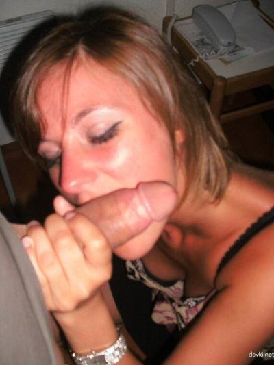 Сексуальная дама обожает сосать член