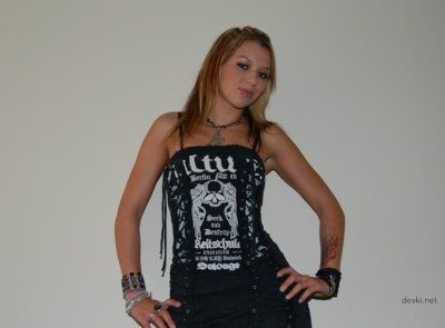 Соблазнительная задница сексуальной малышки и ее нежная киска