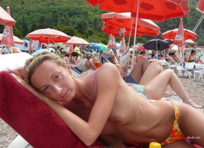 Сексапильная красотка обожает отсасывать член и вылизывать киску