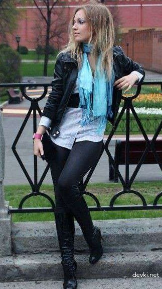 Интимное фото очаровательной блондинки в приватной обстановке