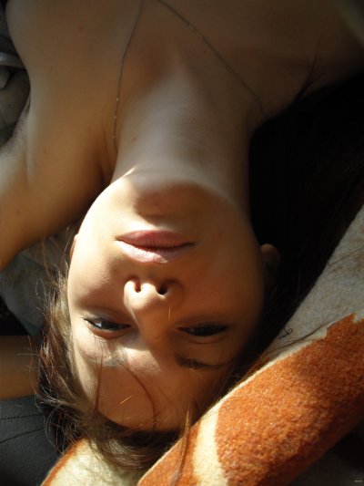 Девушка показала свои прелести