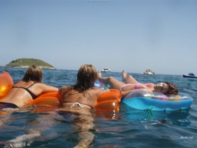 Парни завели дам на вечеринке