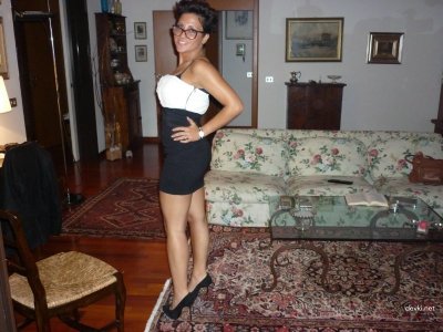 Соблазнительная мулатка готова к горячему сексу на любительских фото