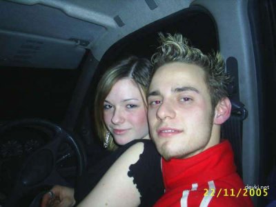 Три друзья в авто с парнем: горячее совместное времяпрепровождение