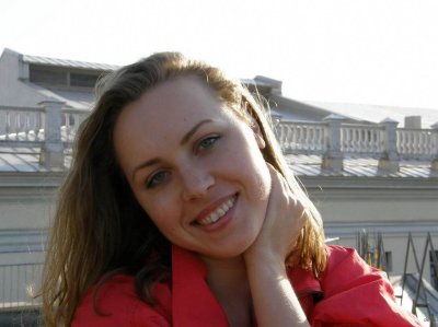 Привлекательная красотка разделась на камеру - зажигательное шоу!