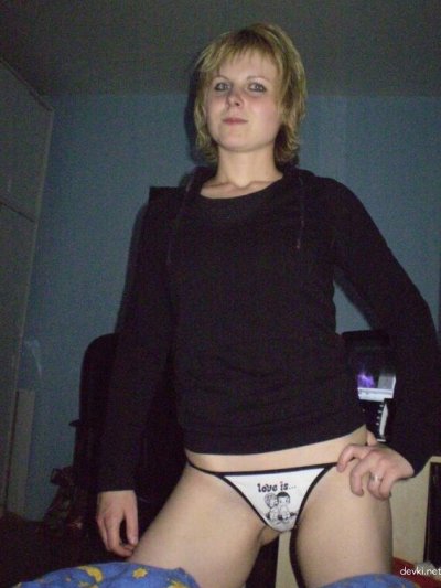 Отсосала член перед объективом