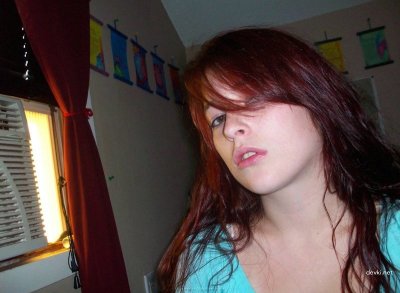 Девочка нежно гладит пенис