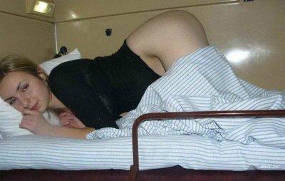 Похотливая девочка в вагоне