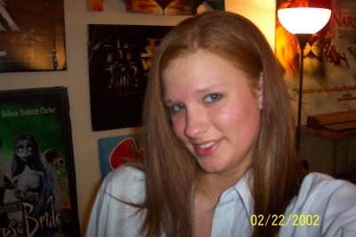 Горячая красотка с огненными волосами обожает сосать твердый член