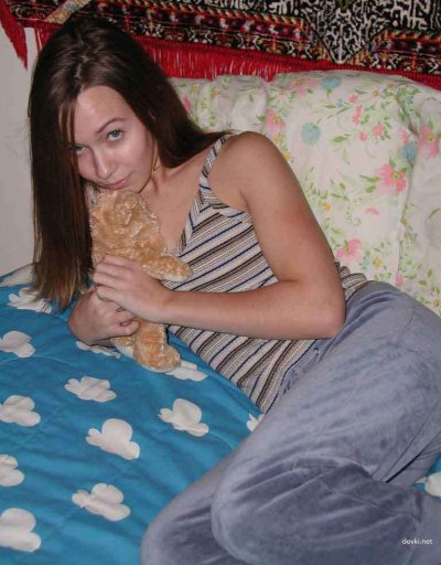 Очаровательная девушка с потрясающей фигурой в эротическом шоу