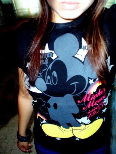 Развратная красотка показывает свои личные снимки