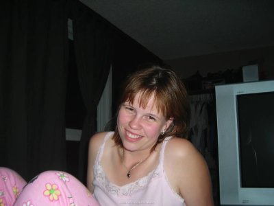 С радостью сосет член парню