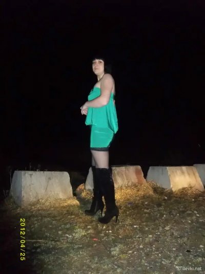 Наташа из Таллинна обрабатывает ствол