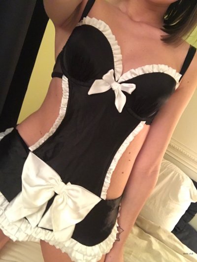 Девчонка изнасиловала себя игрушкой для взрослых