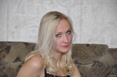 Откровенные снимки домашнего удовольствия: горячая красотка с возбужденными сосками демонстрирует страсть