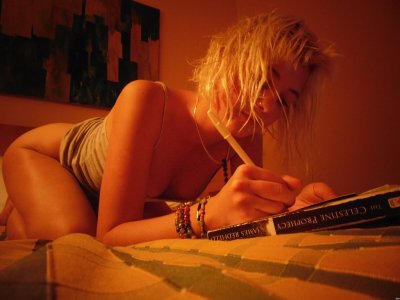 Отличные эротические снимки красивой дамы