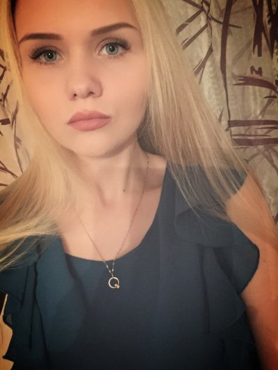 Секретные снимки соблазнительной блондинки: домашний фотоархив 18+