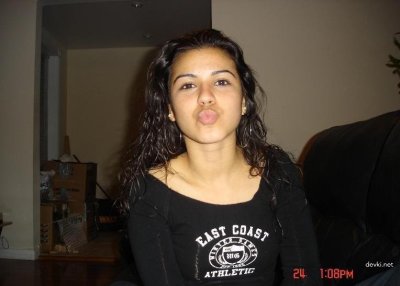 Эбонитовая красотка готовится к горячему интиму