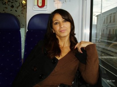 Парень пригласил отличных девочек на вечер