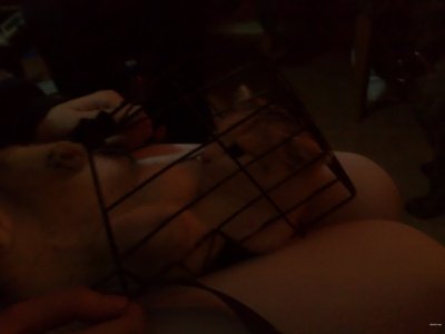 Пышные груди молоденькой красотки: женская грудь в крупном плане