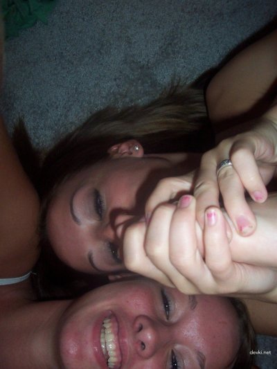 Прекрасные груди обнаженной подруги - шикарный контент!