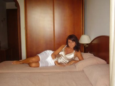 Девушка отсосала член парню - горячее видео!