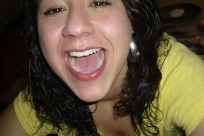 Шалунья устраивает интимную вечеринку