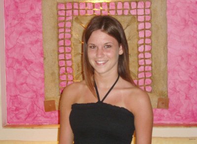 Дает жару своей девушке