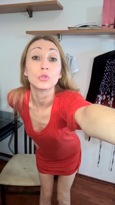 Мамка фоткает свою пушистую письку: интимные снимки для твоего удовольствия