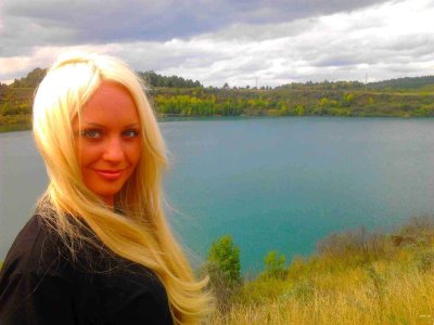 Гламурная блондинка в откровенных сценах: наслаждайся зрелищем!