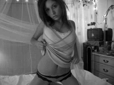Сексуальная девушка в эротическом нижнем белье: новые фото!