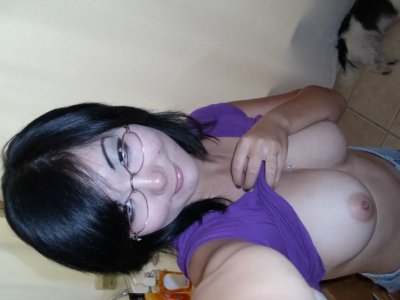 Экзотичная девушка с обворожительной грудью