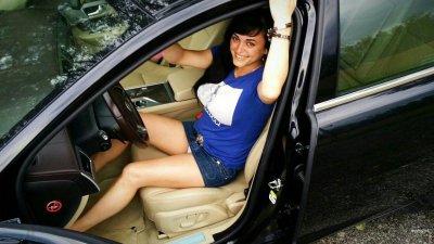 Фотографии самодельные дамы, предпочитающей раздеваться на людях