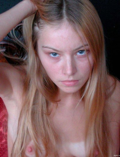 Интимное фото стройной красотки в приватной обстановке