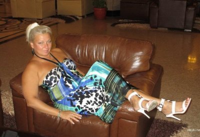 Пухленькая красотка ищет своего рыцаря