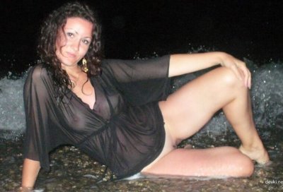 Дама омыла интимную зону в воде