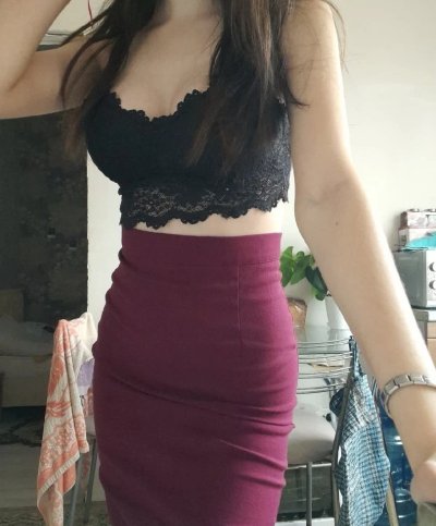 Горячая шатенка позирует без одежды, фотосессия для взрослых