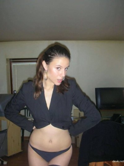 Грудастая девушка в эротическом шоу