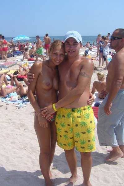 Обнаженные красотки на берегу - жаркие фото для взрослых