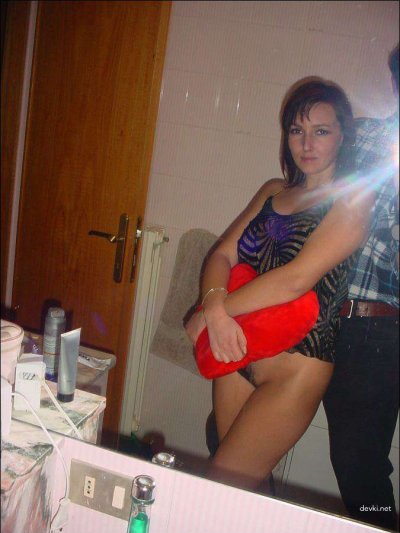 Интимные снимки супруги с пышной промежностью - сексуальное фото на 18+