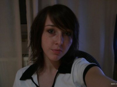 Сексуальные снимки самочки в своей квартире