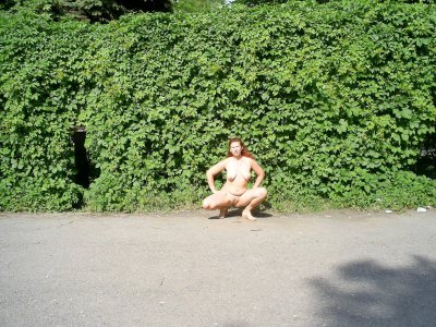 Зрелая красотка шатается по городу (часть 4)