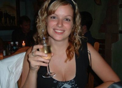 Отличная молодая девушка с гладкой "цветочкой" - порно-сайт для взрослых 18+