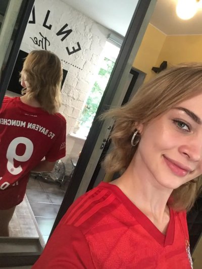 Сексапильная крошка показывает свои обворожительные прелести